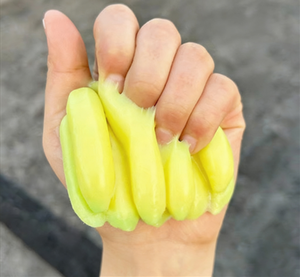 Bananes qui changent de couleur pour aider à soulager l'anxiété, utilisant une technologie de changement de couleur activée par la chaleur qui passe <span class=keywords><strong>du</strong></span> vert au jaune. - Product Image 3