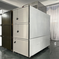 Réfrigérateur mortuaire à trois portes pour usage en maison funéraire, avec design aérodynamique, finition anti-corrosion, stockage et conservation
