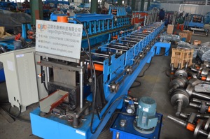 Machine de formage automatique de gouttières de type K, directement de l'usine, <span class=keywords><strong>pour</strong></span> la formation de gouttières en aluminium et en acier <span class=keywords><strong>pour</strong></span> le drainage des bâtiments - Product Image 2