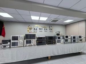 Analizador de Redes Rohde and Schwarz ZNB4, 2 Puertos, 9kHz-4.5GHz, Conectores N(f), Alta Precisión, 1 Año de Garantía - Product Image 2