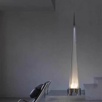 Lampe sur pied conique moderne Seeky en verre avec base en métal noir, éclairage LED avec Ra80 Verti pour salon et hôtel