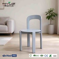 Chaise Rey, chaise de salle à manger élégante et moderne, assise ronde concave, dossier courbé, couleur personnalisée, bois d'hêtre, B&B