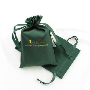 Sacs en satin à cordon tressé avec pompon, pour chaussures, extensions de cheveux et grandes perruques, avec logo personnalisé - Product Image 3