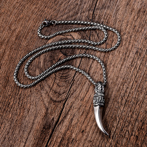Collier avec pendentif dent de <span class=keywords><strong>loup</strong></span> en acier inoxydable personnalisé pour hommes, accessoire tendance personnalisé pour fiançailles - Product Image 3