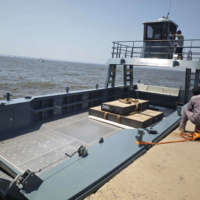 Bateau Poseidon à double pont avec cabine de pilotage et rampe de chargement, 14m*5m, en aluminium, pour le transport de marchandises, moteur hors-bord
