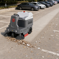 Machine à balayer les sols CleanHorse M3 et balayeuse autoportée électrique pour le nettoyage en contrat et la gestion des installations