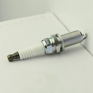 Pièces détachées de moteur automobile de haute qualité, bougie d'allumage en platine pour <span class=keywords><strong>voiture</strong></span> 5018 LFR5AGP, bougies de <span class=keywords><strong>voiture</strong></span> - Product Image 4