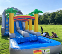 Toboggan aquatique gonflable avec piscine intégrée pour bateau
