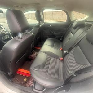 Fournisseur chinois – Ford Focus 2017 d'<span class=keywords><strong>occasion</strong></span>, SUV fiable 5 places, boîte manuelle, conduite à gauche, cuir foncé, jantes R17, toit ouvrant panoramique, idéal pour la ville - Product Image 5