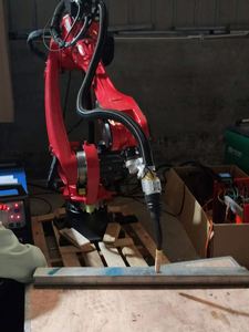 Bras robotisé de haute précision à six axes contrôlé par PLC pour la pulvérisation et le soudage, avec moteur 380V/220V - Product Image 6