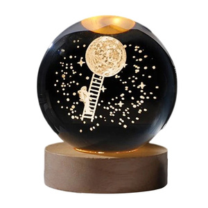Venta al por mayor bola de cristal luz nocturna Júpiter Sistema Solar planeta Luna nebulosa Saturno 3D Led Base de madera dormitorio lámpara de noche - Product Image 4