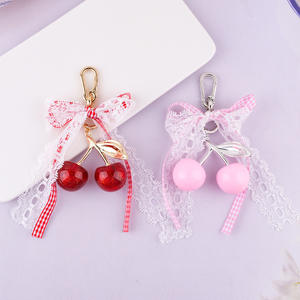 Porte-clés léger personnalisé en forme de cœur de cerise pour la fête des Mères, avec pendentif en dentelle florale et ruban, crochet en forme de cœur, en métal de style dessin animé - Product Image 5
