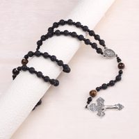 Collier de prière classique religieux en perles de pierre de lave noire de 8 mm avec crucifix de Saint Benoît pour hommes
