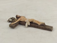 En gros Personnalisable Jésus Croix Statue Église Catholique Décor Résine Artisanat Chrétien Religieux Article Personnalisé Crucifix Statue