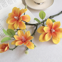 4-Köpfiges Realistisches Handgefertigtes Seiden-Magnolien-Kunstblumenarrangement für Wohnzimmertisch - Muttertags- & Weihnachtsdekoration