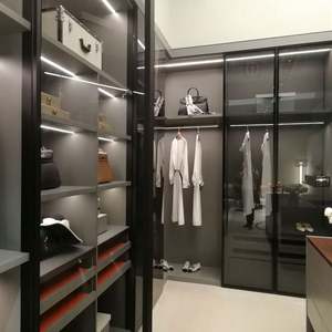 Armoire Santopova, meuble de rangement, ressemblant à une armoire murale en bois à 6 portes, design moderne, armoires de chambre à coucher - Product Image 6