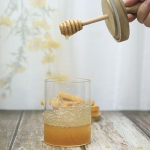 Supporto in vetro per vaso di miele moderno all'ingrosso con bastoncino di mestolo in legno e coperchio in legno per barattolo di miele in vetro da cucina di casa - Product Image 5