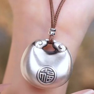 " Fat Fu "   Kalung karakter keberuntungan dan perdamaian bergaya Cina kuno baru untuk pria dan wanita, <span class=keywords><strong>retro</strong></span> kecil. - Product Image 1