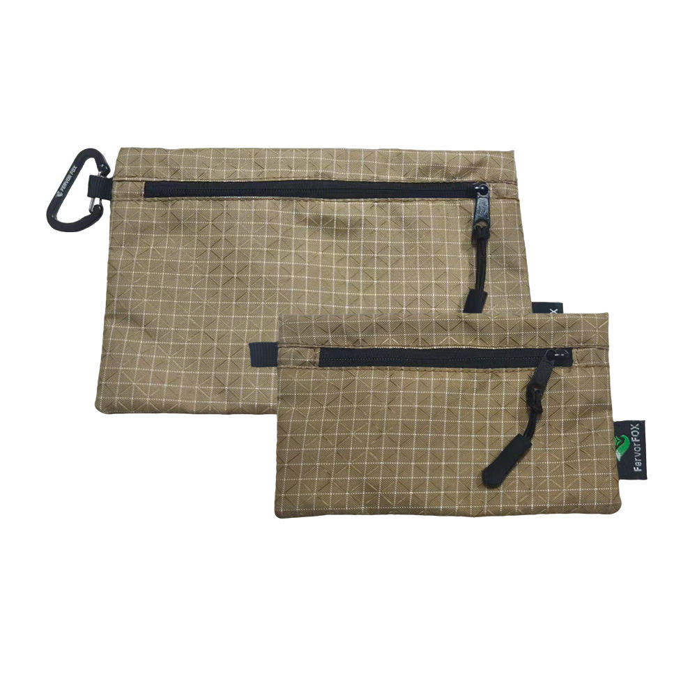 คาราไบเนอร์สีกากีขนาดใหญ่