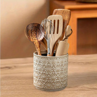 Offre Spéciale support de support de Pot de fleur en relief de Style de vente nordique jardinières en céramique de cylindre blanc avec support en bois de bambou arqué