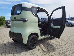 Scooter SQ4 de haute qualité, modèle unique, avec certificat COC, batterie au lithium, propulsion simple, caméra arrière, livraison sur le marché européen - Product Image 5