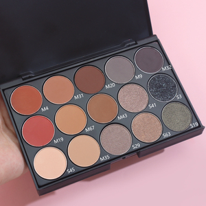 Mỹ phẩm trang điểm Vegan ánh sáng lung linh cao sắc tố lỏng long lanh bóng mắt Pan tùy chỉnh nhãn hiệu riêng Eyeshadow palletes - Product Image 1