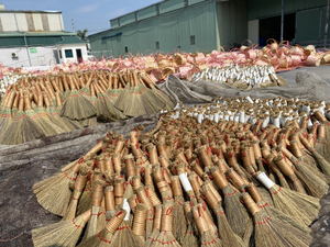 Le balai d'herbe douce d'usine du Vietnam pour nettoyer le clavier et la décoration balaie commodément de petites fentes difficiles à nettoyer - Product Image 5