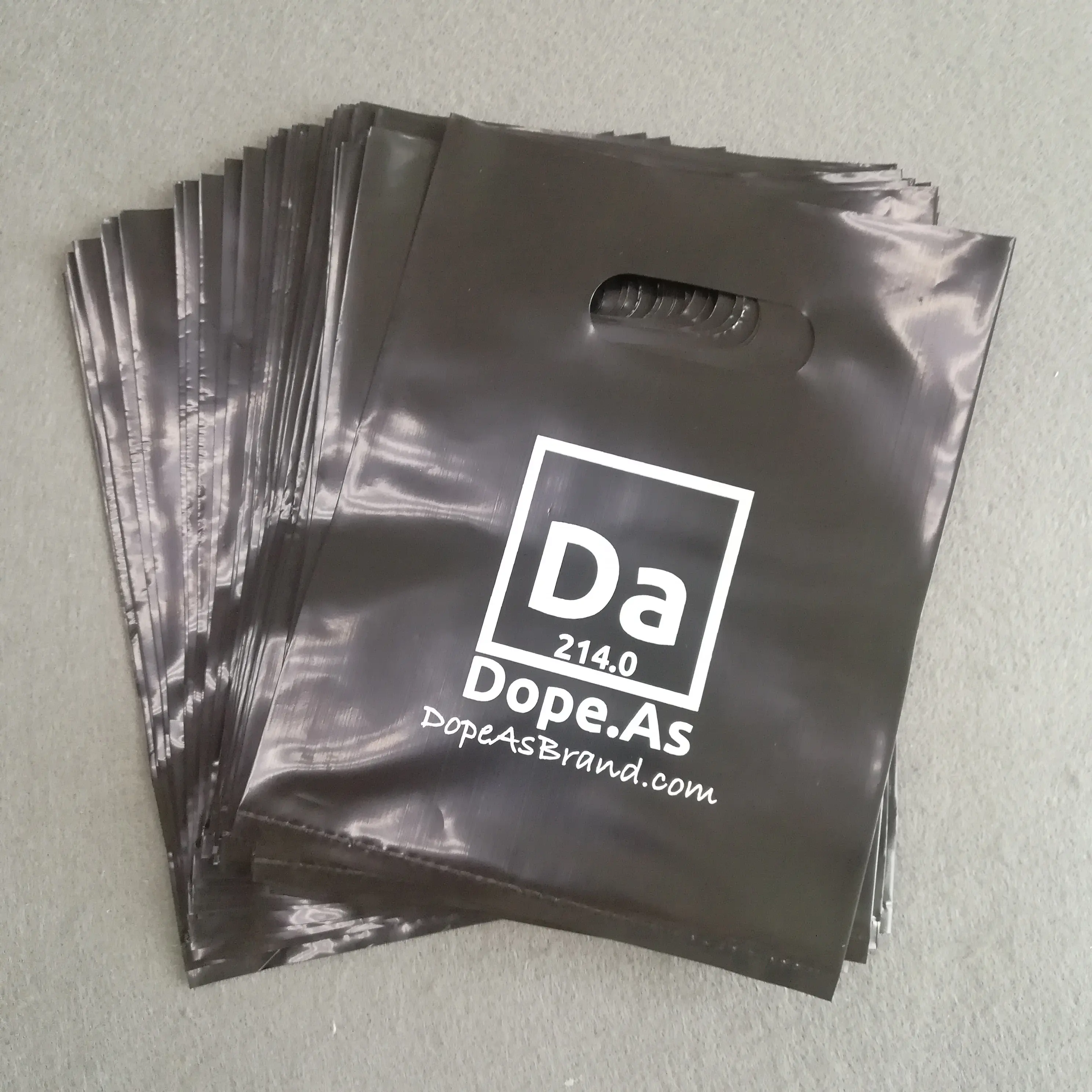 Custom Printed Die Cut Handle Plastic Shopping Bags With Logo/ design foldable clothes plastic carry bag