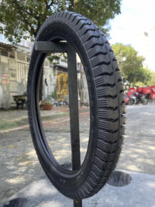 Pneu de moto tubeless KUMATIRE K523 2.50-17 3.00-18 pour motos Underbone et Street - Product Image 4