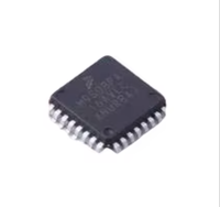 Gamme de températures MC9S08PA16AVLC, variante V (-40°C à 105°C), variante M (-40°C à 125°C). Boîtier LQFP-32 pour montage SMT MCU/MPU/SOC