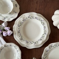 Service de table en céramique émaillée à motif floral en dentelle française – Assiette, tasse à café, soucoupe, assiette creuse, assiette à pâtes, bol – Compatible micro-ondes