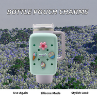 Pochette de bouteille d'eau en silicone écologique réutilisable et tendance Cyang, breloques personnalisées pour accessoires de boisson DIY de 40 oz