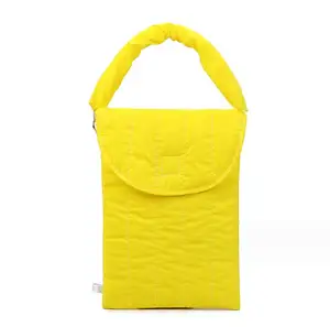 Kreative Mode Damen gesteppt weiche Luftpolster-Handtasche Laptop Hülse Tragetasche Abdeckung individuelles Logo niedlich leichtes Baumwollstoff-Handtasche