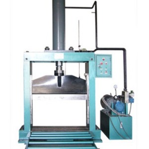 Machine de découpe de caoutchouc silicone verticale 700 mm à lame unique, commande PLC, haute précision pour usage industriel - Product Image 3
