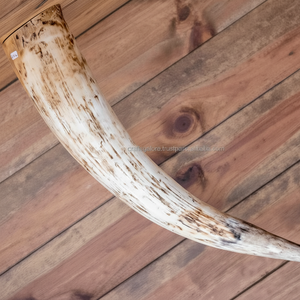 Corne à boire en agate naturelle sculptée à la main, personnalisée, sculpture viking, corne à boire en buffle, gobelet à bière en corne - Product Image 1