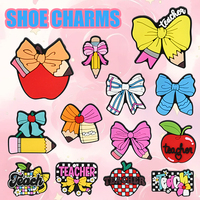 Prix d'usine Vente en gros de breloques de chaussures en pvc Série d'étude Designer Charms de chaussures pour pendentif de décoration de chaussures