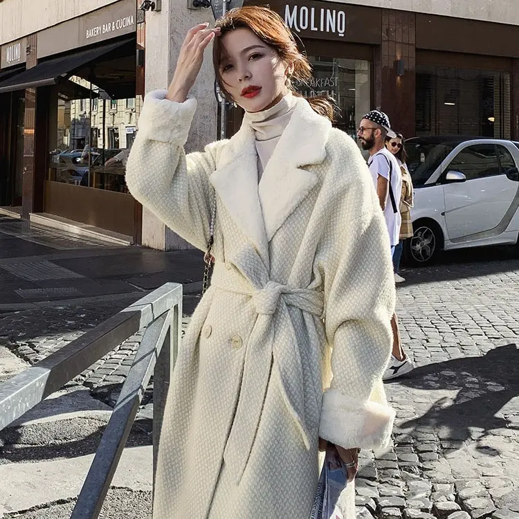 Mantel Panjang Wanita Musim Gugur dan Musim Dingin 2021 Pakaian Luar Jaket Tebal Sabuk Kancing Dua Baris Kerah Wol Jahitan Bulu Kelinci