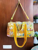 Sac polochon en coton jaune de luxe avec fleurs et imprimés en blocs Bagage à main lavable pour femmes pour voyage Plage Shopping