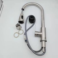 Robinet de cuisine en acier inoxydable 304 noir avec douchette extractible, eau chaude et froide, pour évier de lavage de légumes, poignée en zinc, finition brossée