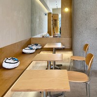 Ensemble table et chaises de salle à manger modernes en acier pour restaurants de thé au lait/desserts/restaurants occidentaux, mobilier commercial et domestique