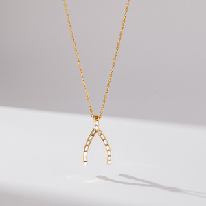 สร้อยคอจี้รูปกระดูกอธิษฐาน ชุบทอง 18K ประดับเพชรซิร์คอน ดีไซน์แบบฝังเพชร เหมาะสำหรับใส่ทุกวัน สำหรับผู้หญิง - Product Image 4