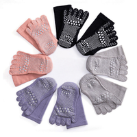 Vente en gros de nouvelles chaussettes de yoga personnalisées à cinq doigts Chaussettes de sport Pilates confortables et douces pour femmes