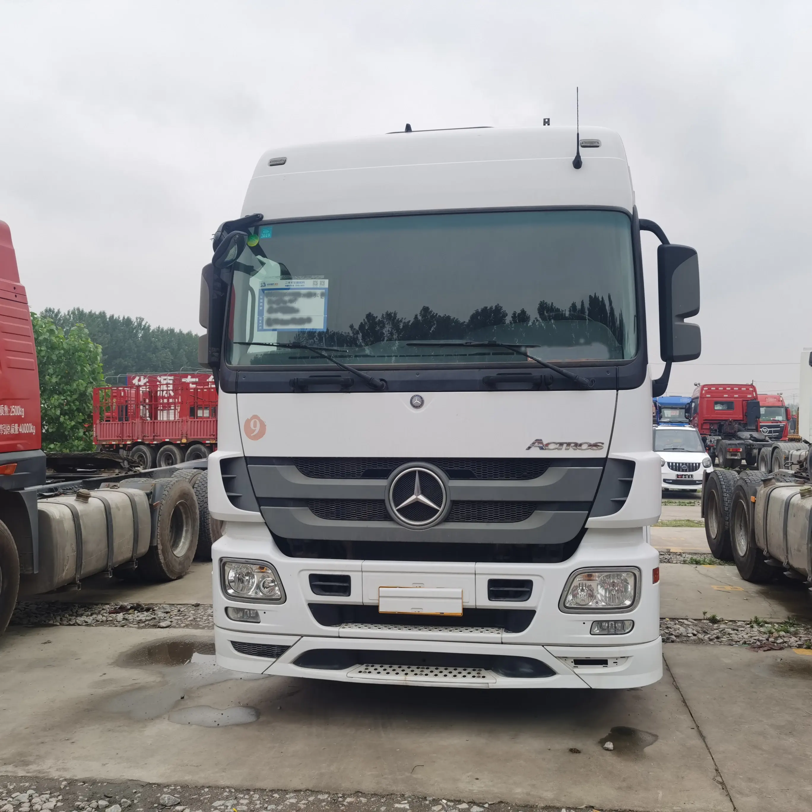 Gốc Đức Thứ hai tay Benz Xe Tải Đầu với giá rẻ và chất lượng tốt máy kéo Trailer sử dụng xe tải