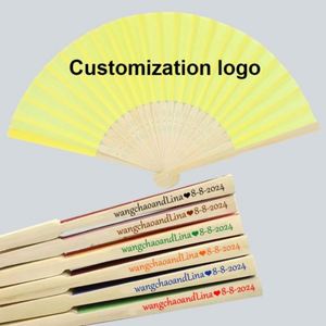 Abanico Plegable de Bambú Personalizado, con Varilla Tallada y Decoración Pintada, para Fiestas, Festivales o Recuerdos Promocionales - Product Image 5
