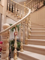 Rampe d'escalier chaude Rampe en aluminium Piliers en marbre Conception de rampe en aluminium de luxe