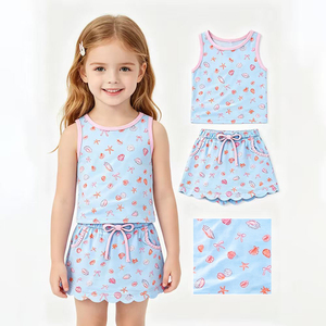 Conjunto de 2 piezas de verano para niñas: Top de chaleco azul con estampado casual festivo y falda con bolsillos festoneados, ideal para hermanas. - Product Image 1