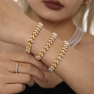 Collana con Perline Misteriosa ed Elegante in Acciaio Inossidabile Placcato Oro 18K PVD, Set Bracciale Principessa - Product Image 2