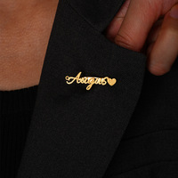 Broche personnalisée en acier inoxydable découpée au laser, plaquée or, avec nom et lettre cursive, bijou de mode – Cadeau pour femme pour soirée