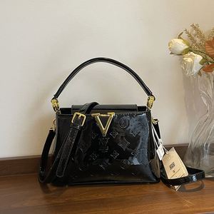Bolso Tipo Cubo de Material PU de Alta Gama para Mujer - Se Puede Usar como Bolso de Hombro o Cruzado - Apto para Uso Diario.9916 - Product Image 1
