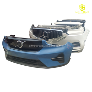 Ensemble complet de composants automobiles. Pare-chocs avant pour <span class=keywords><strong>Volvo</strong></span> <span class=keywords><strong>XC40</strong></span> 2022-2025, y compris la calandre, le radiateur, les phares et le radar. - Product Image 2